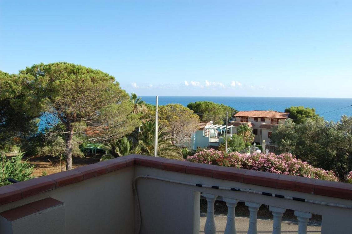 B&B Il Faro Cittadella del Capo Exteriör bild